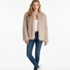 Women's Cream Shaggy Jacket Size Small. NWOT